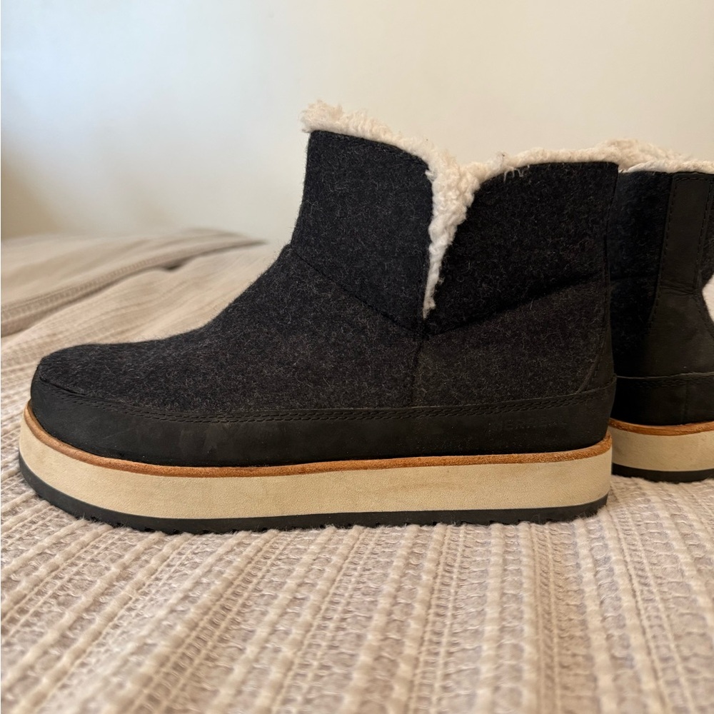 Merrell Boots - Picture 4 of 5